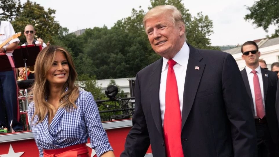 Ο Τραμπ και η Μελάνια με φόντο τα πυροτεχνήματα της 4ης Ιουλίου (εικόνες)